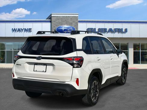 Certified 2025 Subaru Forester Premium AWD/4WD image 4