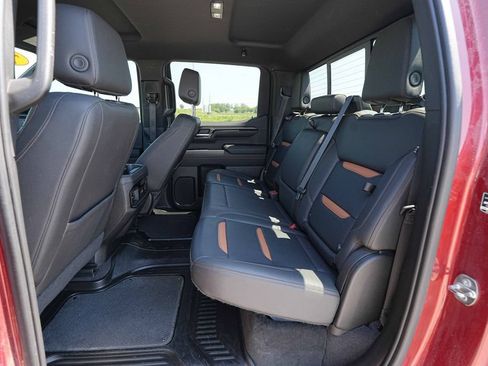 Used 2023 GMC Sierra 1500 AT4 w/ AT4 Preferred Package AWD/4WD image 19