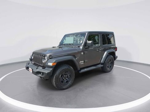Used 2018 Jeep Wrangler Sport AWD/4WD image 4