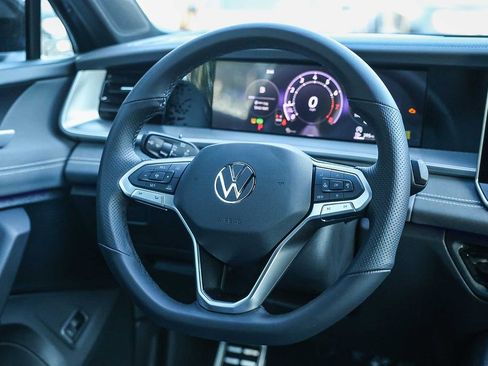 New 2026 Volkswagen Tiguan SE R-Line image 22