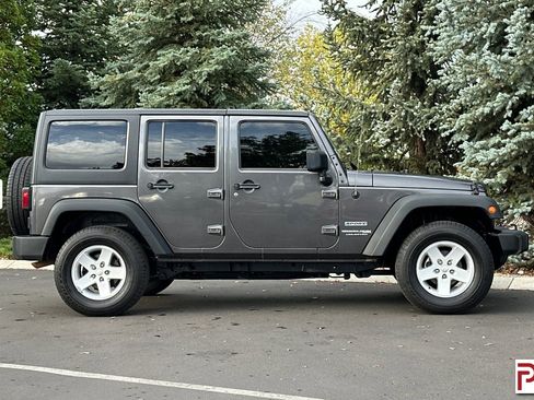 Used 2018 Jeep Wrangler Unlimited Sport S image 3