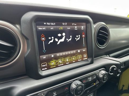 Used 2023 Jeep Wrangler Willys image 19