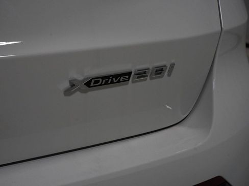 New 2027 BMW X1 xDrive28i AWD/4WD image 21