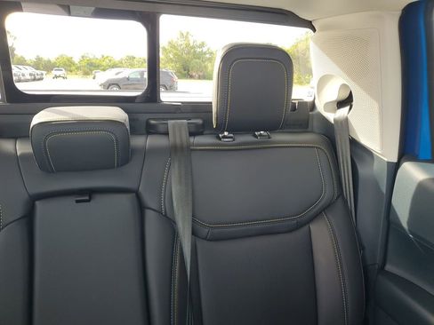 Used 2025 Ford Maverick Lobo image 14