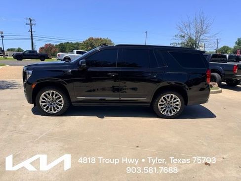 Used 2023 GMC Yukon Denali Ultimate AWD/4WD image 8