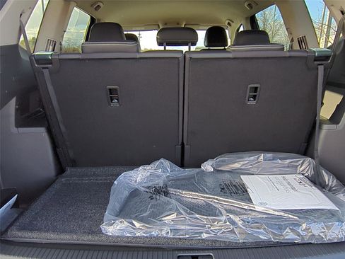 New 2026 Volkswagen Atlas SE image 18