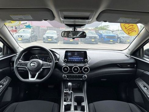 Used 2025 Nissan Sentra SV FWD image 14
