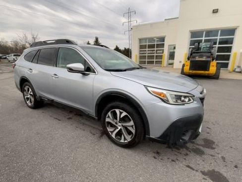 Used 2021 Subaru Outback Limited image 2