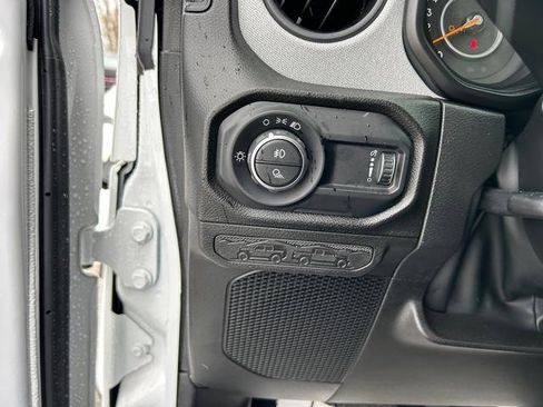 Used 2024 Jeep Gladiator Sport image 24