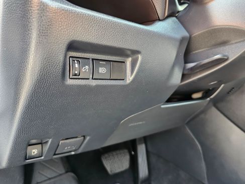 Used 2023 Toyota RAV4 AWD Hybrid image 21