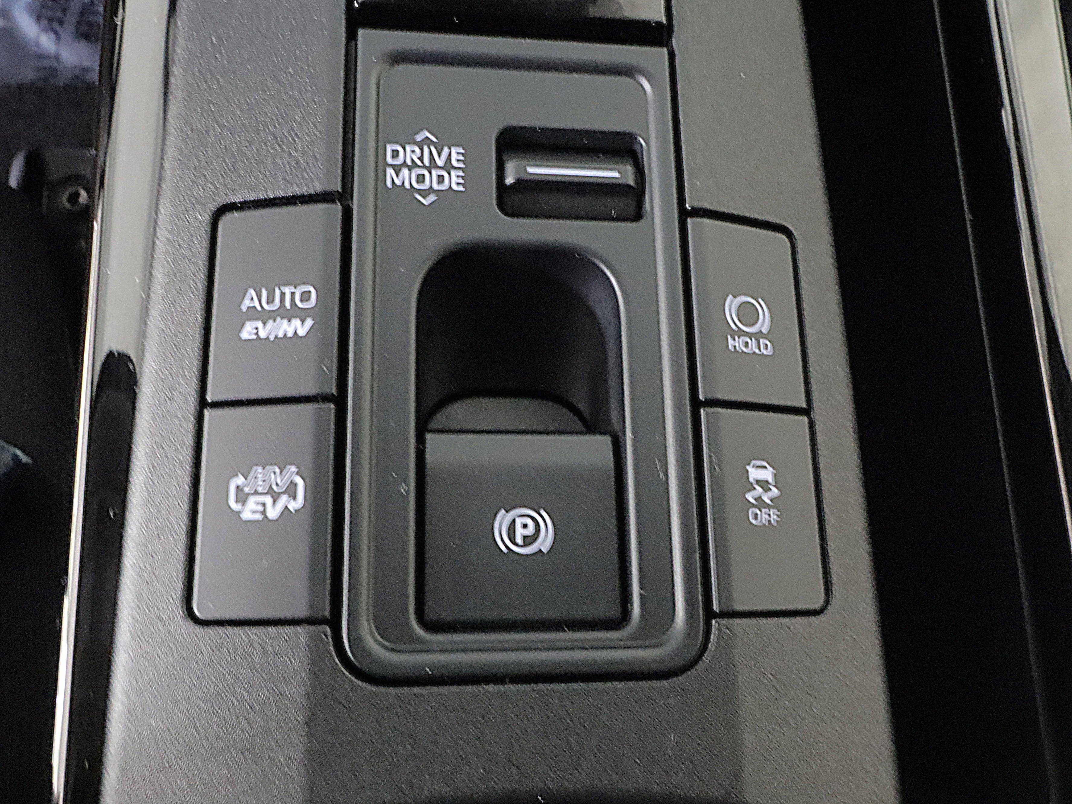 Used 2026 Toyota Prius Plug-In Hybrid FWD image 16