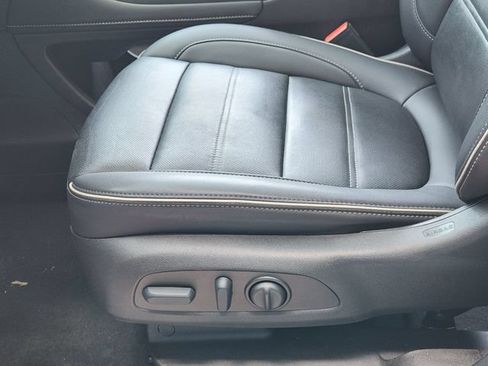 Certified 2023 GMC Acadia Denali w/ Denali Ultimate Package FWD image 18