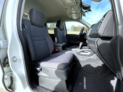 Certified 2024 Nissan Frontier S image 15