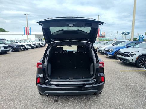 Certified 2023 Ford Escape ST-Line w/ Tech Pack #1 image 8