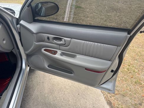 Used 2003 Buick Century Custom image 19