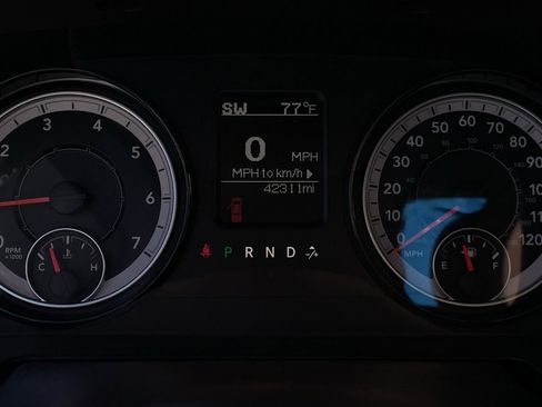 Used 2024 RAM 1500 Classic SLT image 15