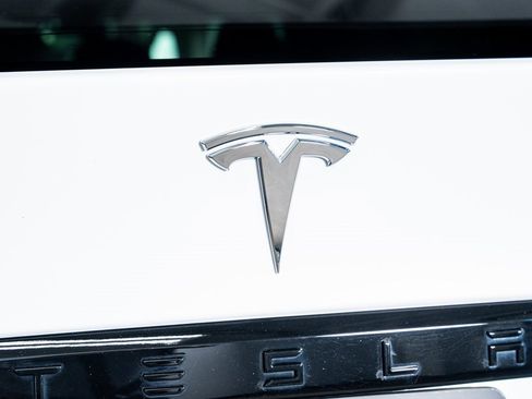 Used 2022 Tesla Model X image 25