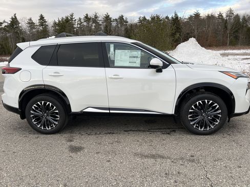 New 2026 Nissan Rogue Platinum image 8