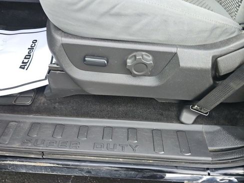 Used 2016 Ford F250 XLT w/ XLT Value Package image 29