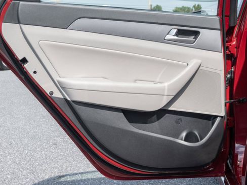 Used 2016 Hyundai Sonata SE FWD image 16
