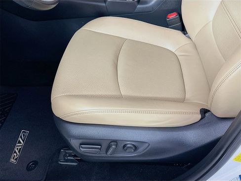 Used 2021 Toyota RAV4 Limited image 9