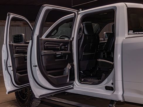 Used 2024 RAM 2500 Limited AWD/4WD image 28