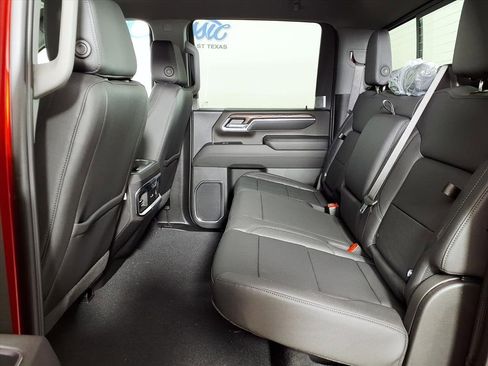 New 2026 GMC Sierra 2500 SLT image 9