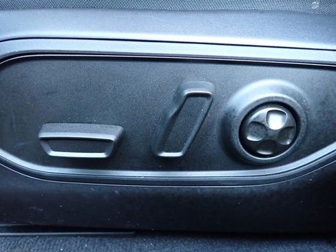 Certified 2024 Jeep Grand Cherokee Limited image 19