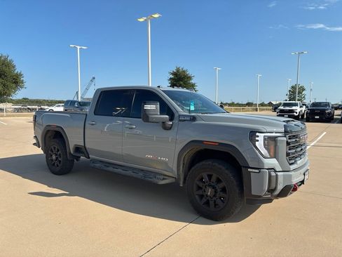 Used 2024 GMC Sierra 2500 AT4 w/ Technology Package AWD/4WD image 5