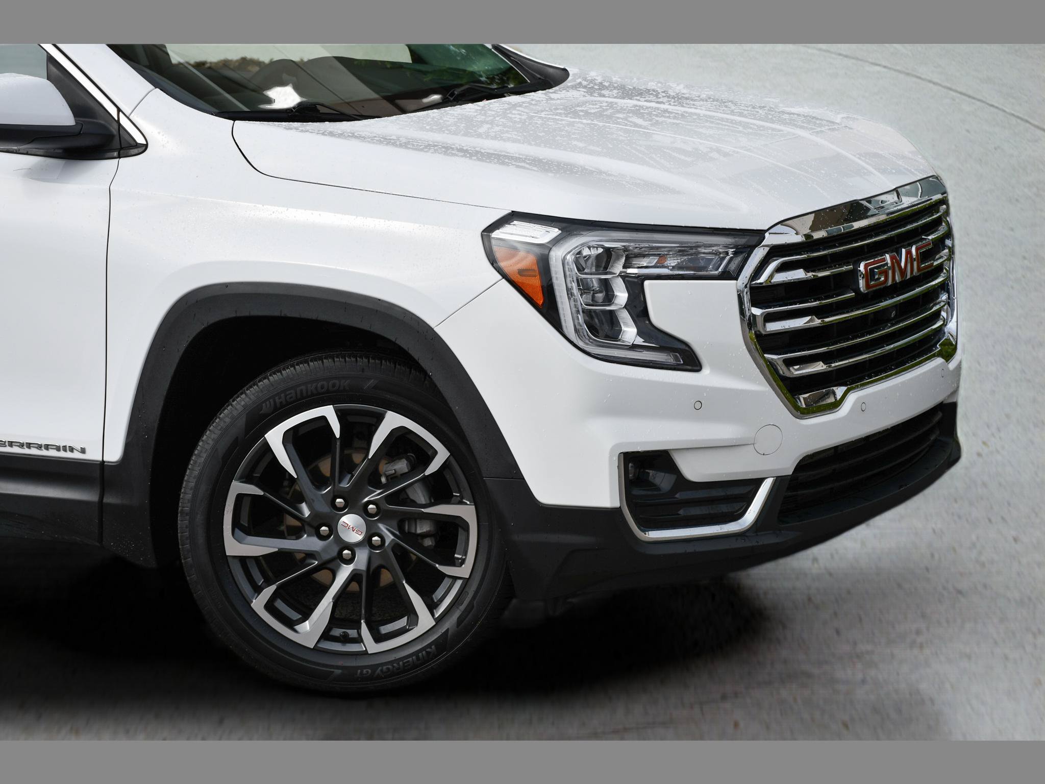 Used 2023 GMC Terrain SLT w/ Infotainment Package II AWD/4WD image 10