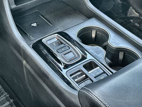 Used 2025 Honda Pilot EX-L image 23