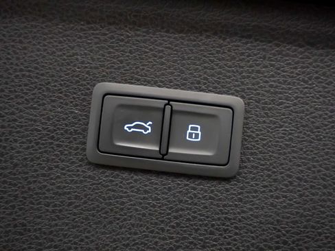 Used 2020 Audi Q5 2.0T Premium w/ Convenience Package image 14