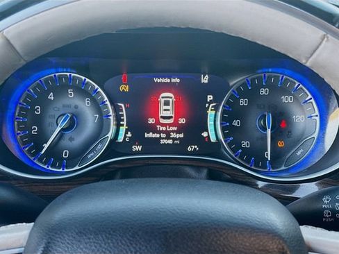 Used 2021 Chrysler Pacifica Limited image 11