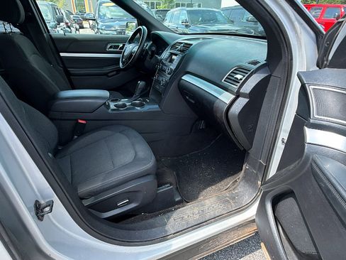 Used 2016 Ford Explorer XLT FWD image 19