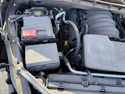 Used 2024 GMC Yukon SLE RWD image 27