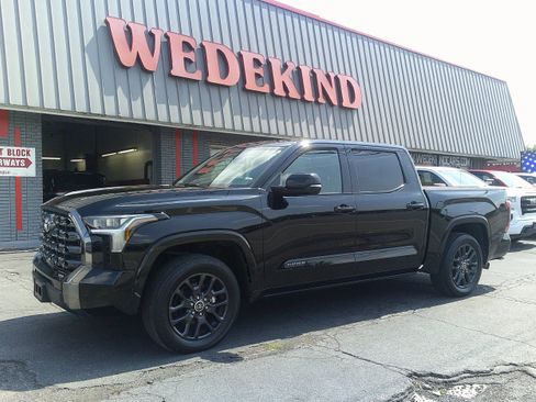 Used 2022 Toyota Tundra Platinum w/ Advanced Package AWD/4WD image 1