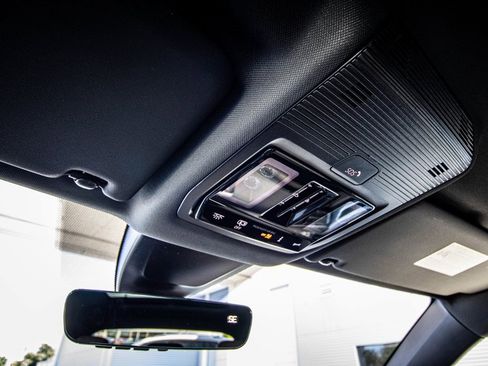 New 2026 Volkswagen Atlas Cross Sport SE image 40