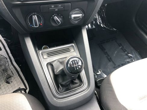 Used 2017 Volkswagen Jetta S image 12