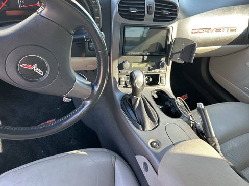 Used 2006 Chevrolet Corvette Convertible w/ Preferred Equipment Group RWD image 20