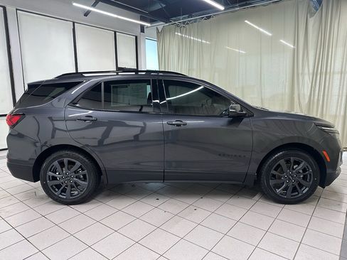 Certified 2022 Chevrolet Equinox RS w/ RS Leather Package image 3