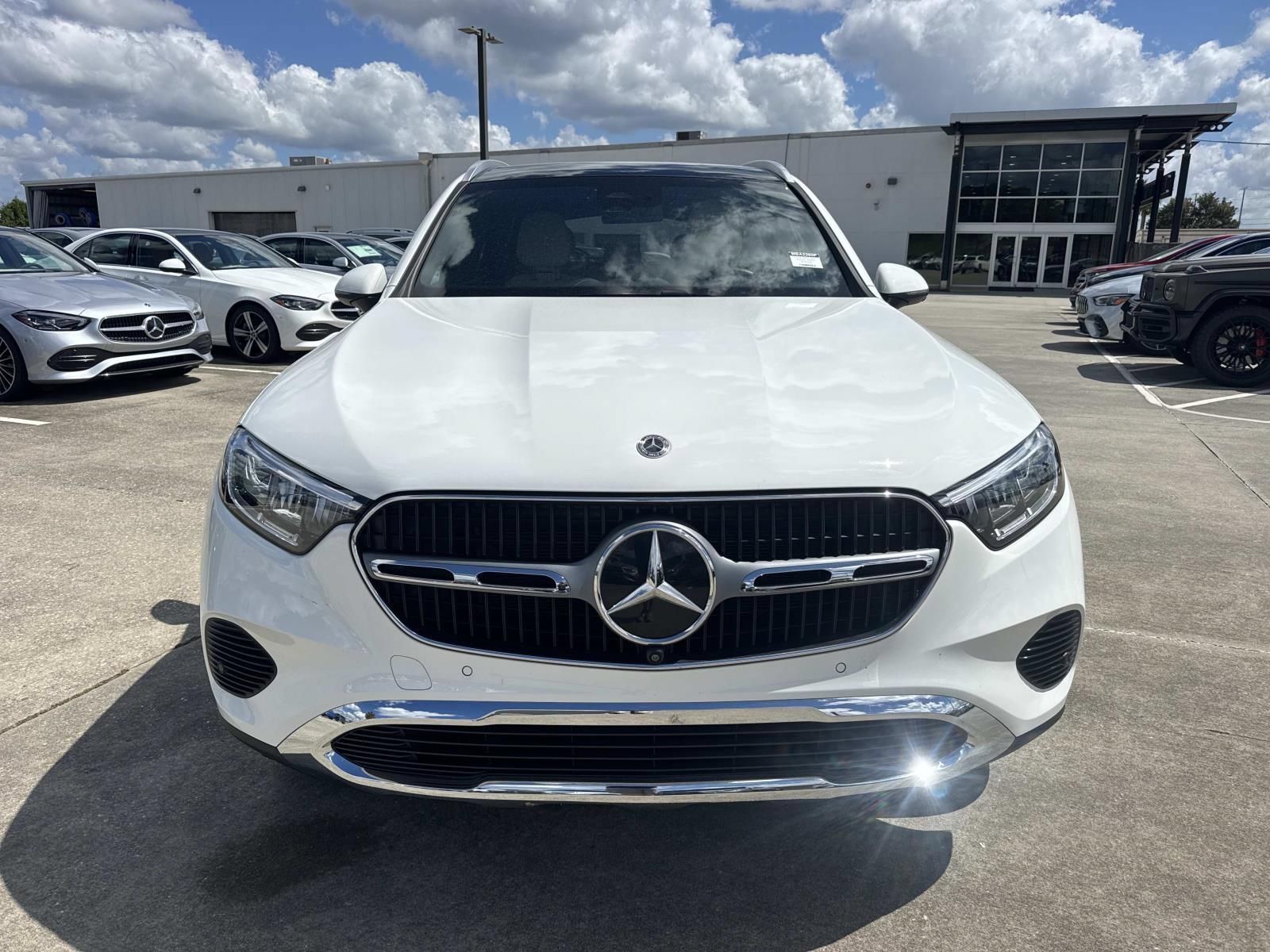 Used 2026 Mercedes-Benz GLC 300 image 2