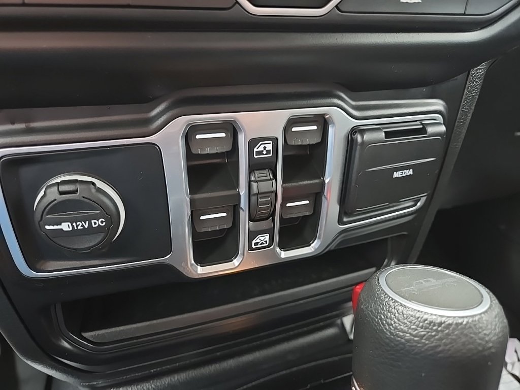 Used 2023 Jeep Gladiator Sport AWD/4WD image 63