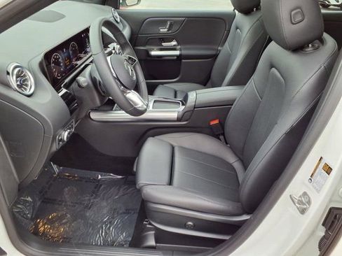 Used 2025 Mercedes-Benz GLA 250 4MATIC image 13