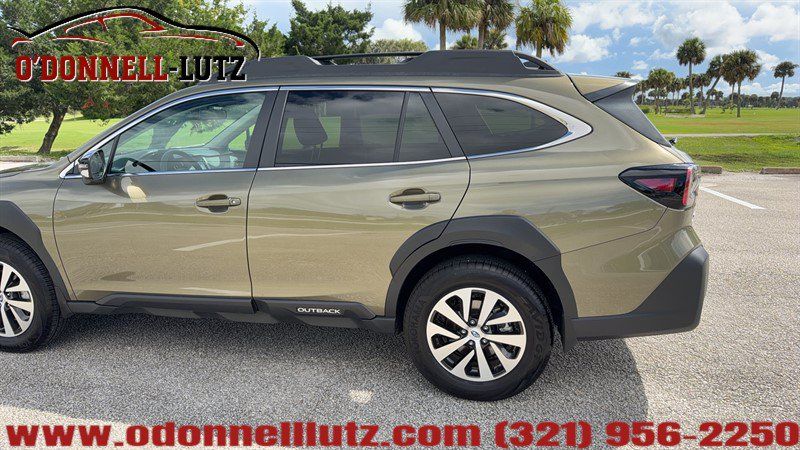 Used 2025 Subaru Outback Premium AWD/4WD image 29