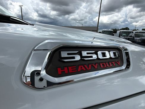 Used 2024 RAM 5500 Tradesman w/ Chrome Appearance Group AWD/4WD image 31