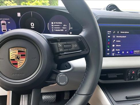 Certified 2025 Porsche Macan 4 Electric AWD/4WD image 24