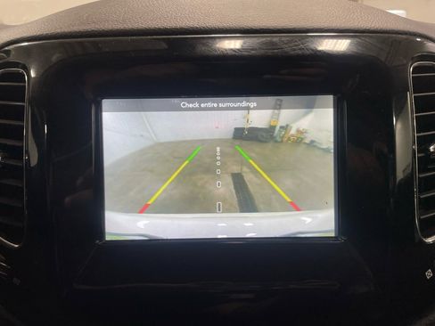 Used 2021 Jeep Compass Altitude image 35