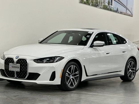 Used 2025 BMW 430i w/ Premium Package RWD image 8