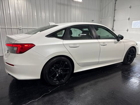 Used 2024 Honda Civic Sport image 3