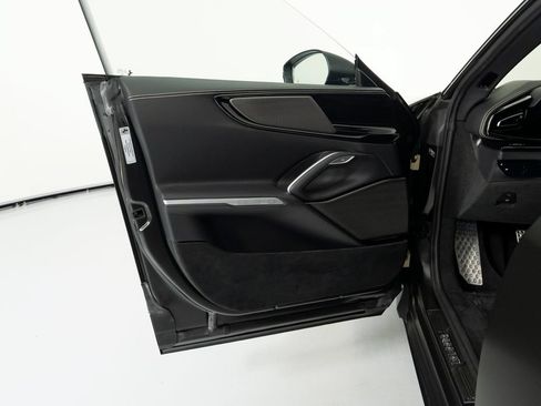 Used 2025 Ferrari Purosangue AWD/4WD image 10
